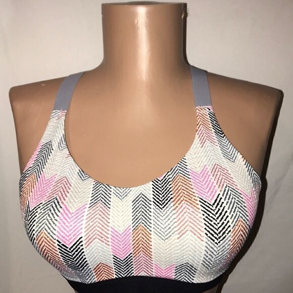 Women’s Victoria Secret sports bra size 34B - Picture 1 of 5